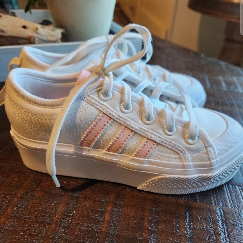 Adidas Originals Girls Nizza Platform Sneakers Pink & White Size 13